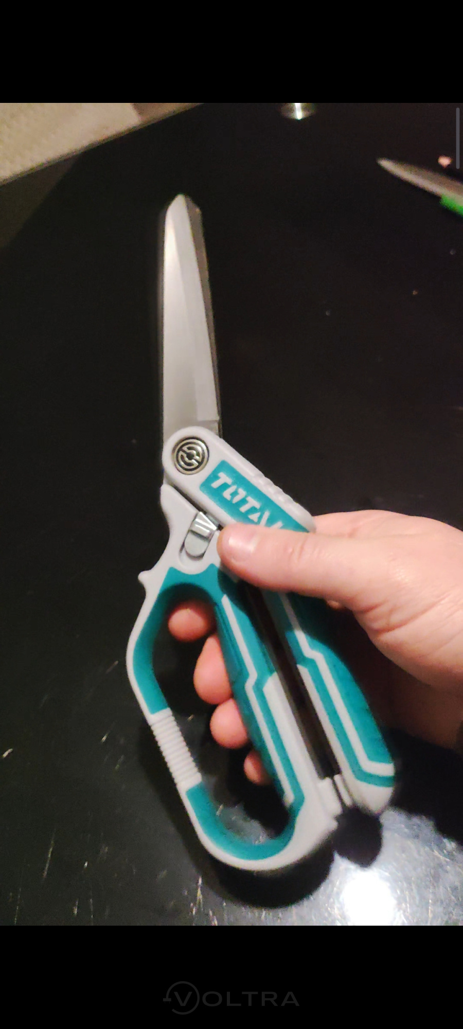 Ножницы усиленные с прорезиненной рукояткой 255мм Total THSCRS832558