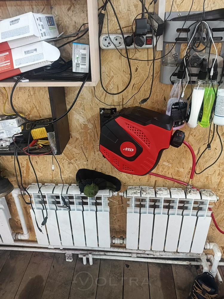 Шланг ПВХ пневматический 8.0ммх10м с наружной резьбой 1/4" на автоматической катушке H-D HD-24242